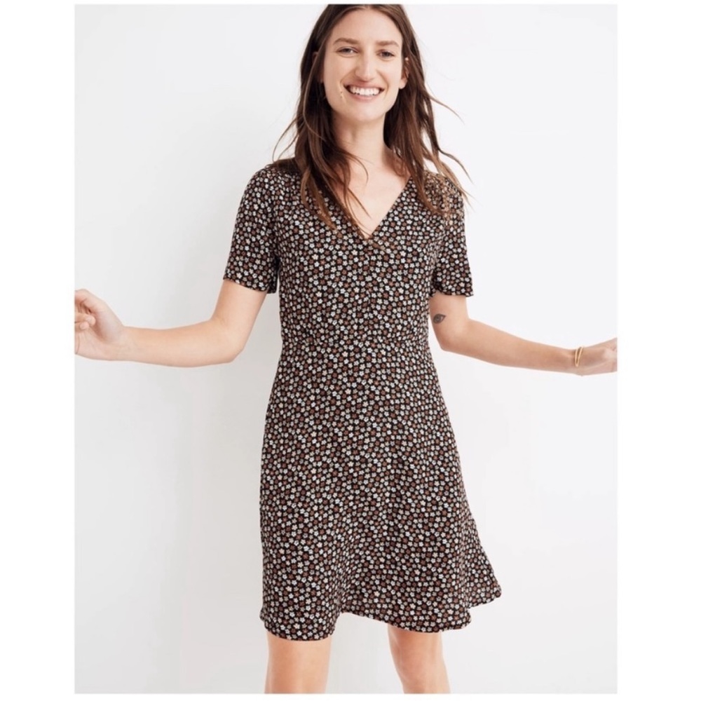 Madewell Black Floral V-Neck Short Sleeve Dress